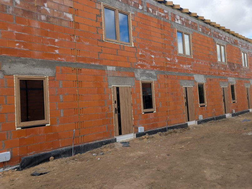 Piękny dach cudowne okna i drzwi